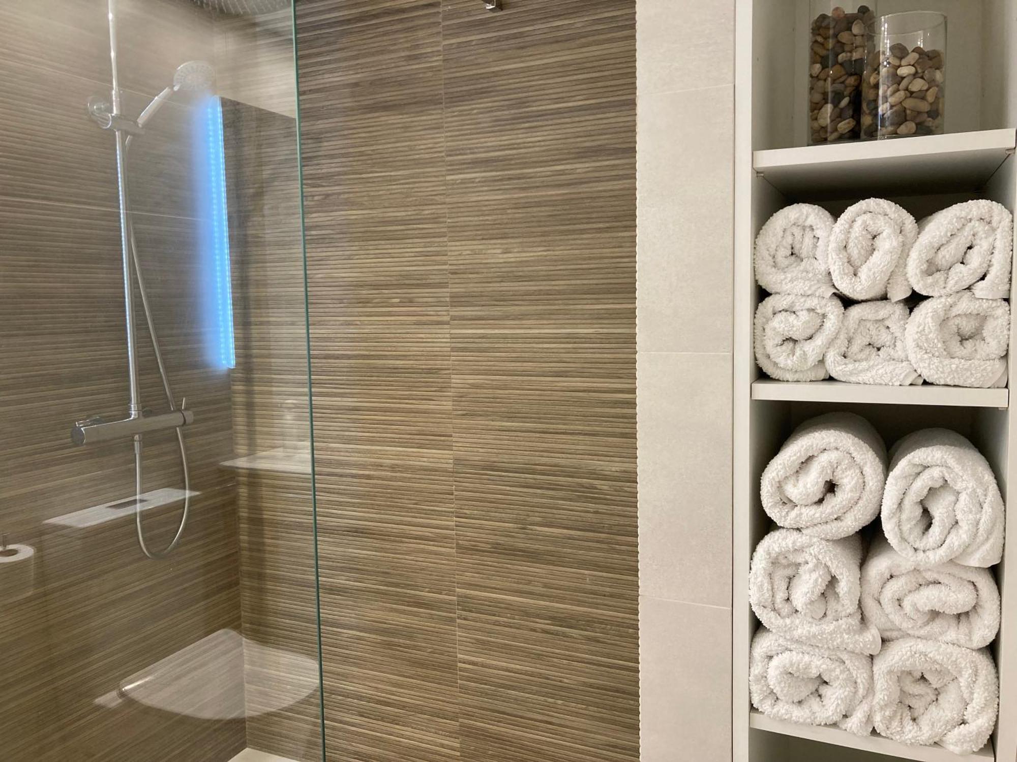 Apartamento Centrico, Climatizado Y Totalmente Equipado De 3 Habitaciones Para 6-7 Personas Santa Coloma De Farners Buitenkant foto